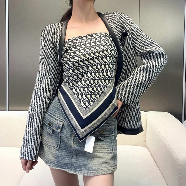 ブランドマフラー背面デザイン